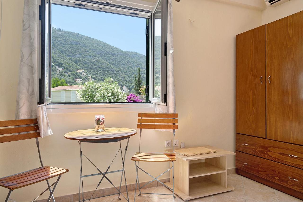 Vardia Studio B Mikros Gialos Exterior photo