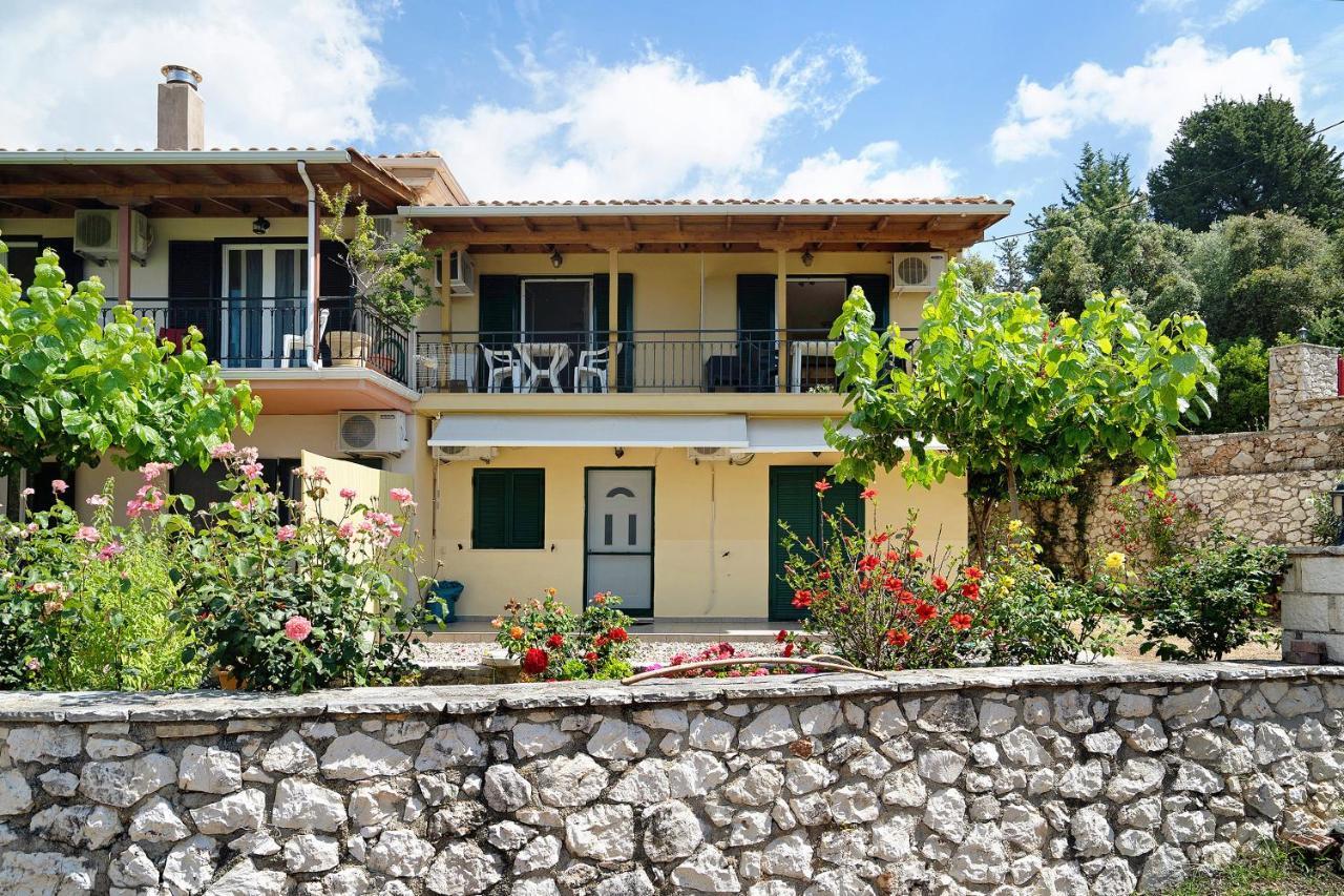 Vardia Studio B Mikros Gialos Exterior photo