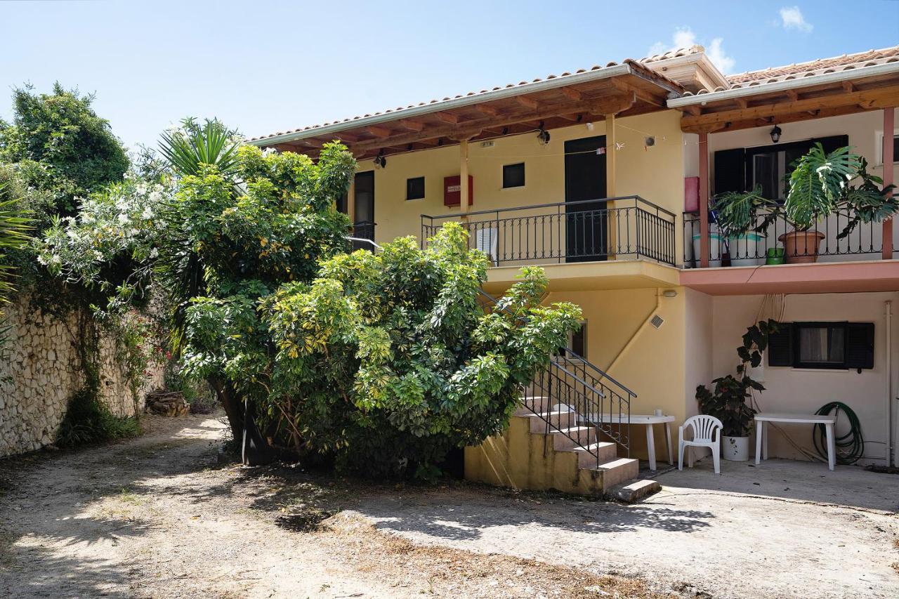 Vardia Studio B Mikros Gialos Exterior photo